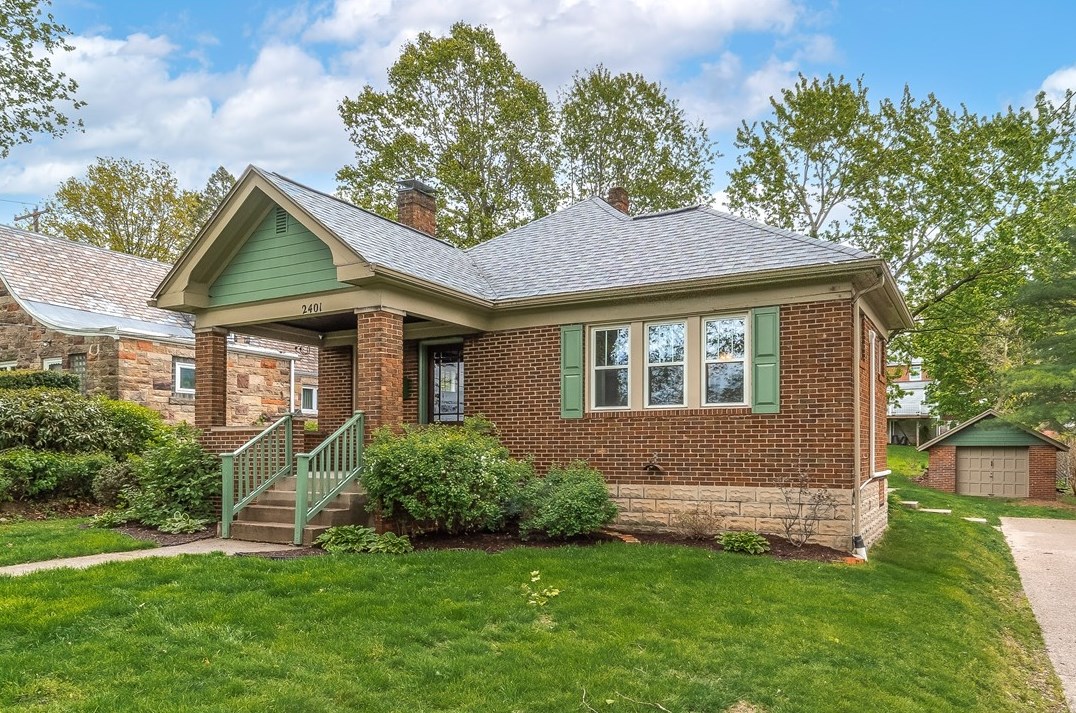 2401 Sylvania Dr, Bethel Park, PA 15102-2141