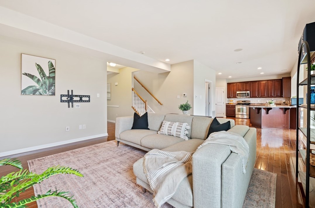 208 Overlook Dr, Collier Township, PA 15106-6504