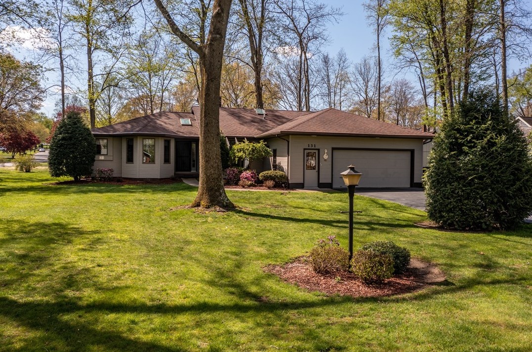131 Woodshire Rd, Greenville, PA 16125
