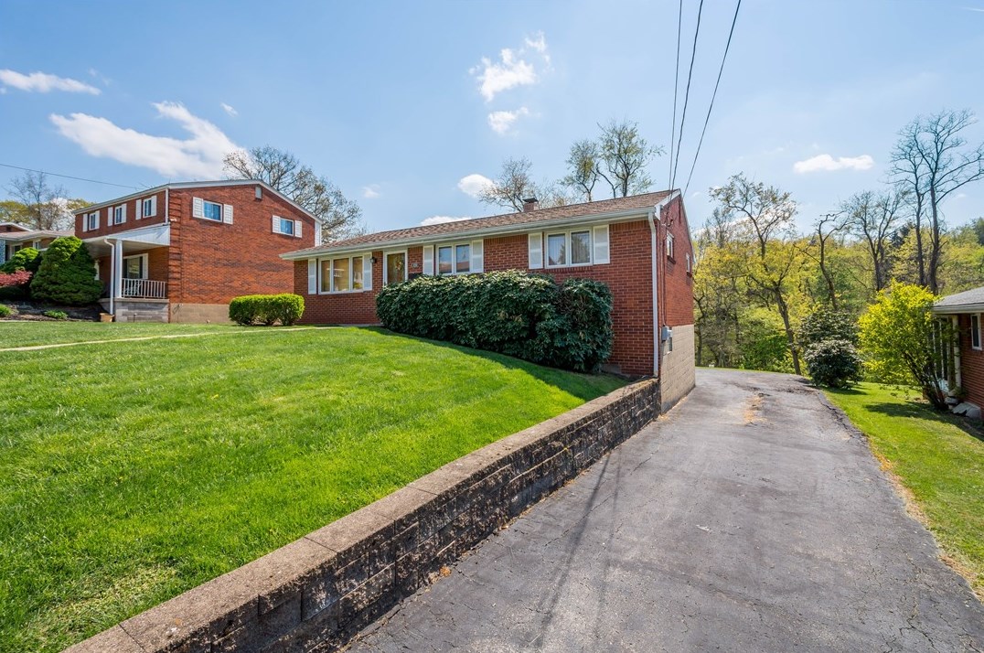 850 Joan Dr, North Versailles, PA 15137-2443