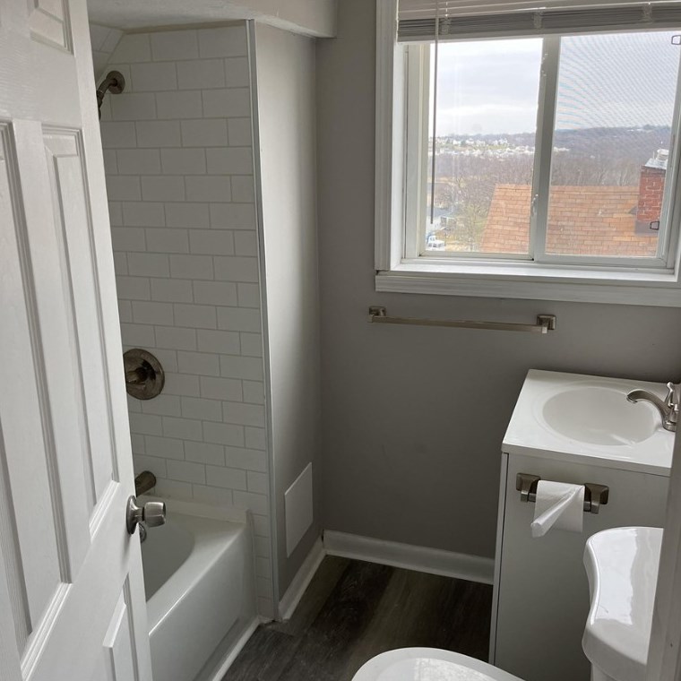 557 Delaware Ave, Washington PA 15301-1804 exterior