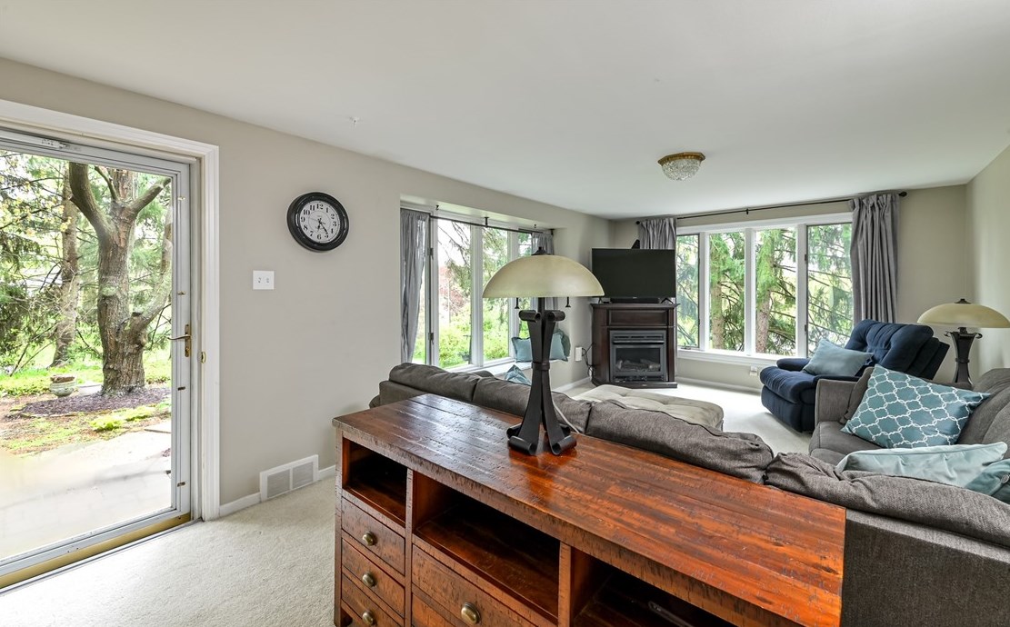 2567 Aldon Dr, Sewickley, PA 15143