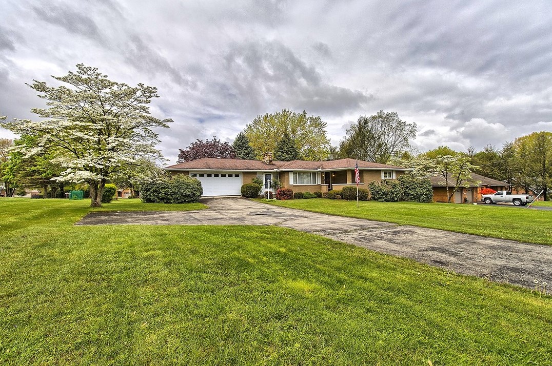 1374 Mount Pleasant Rd, Greensburg, PA 15601-6332
