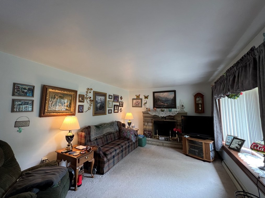 120 Randy Dr, Butler, PA 16002-3827