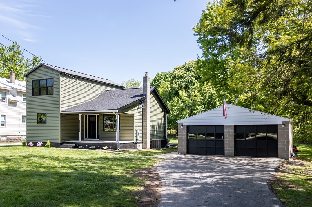 276 Hickory Dr, Beaver Falls, PA 15010
