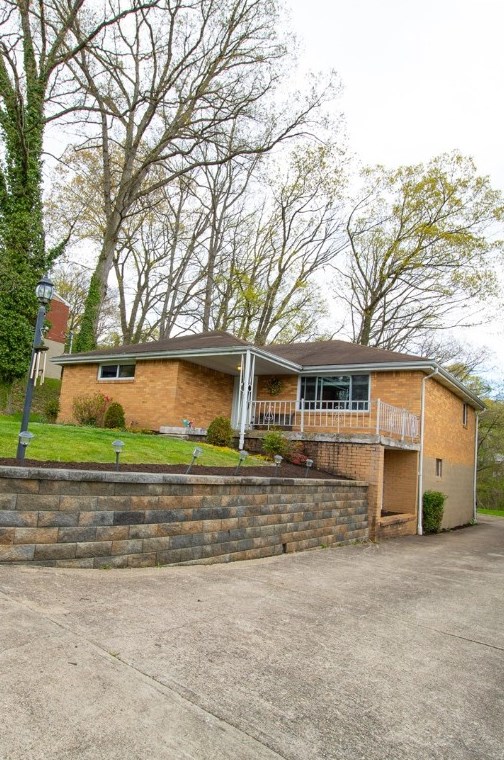 708 Victory Rd, Allison Park, PA 15101