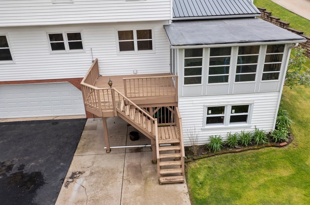 323 Laddie Dr, Washington PA  15301-1334 exterior