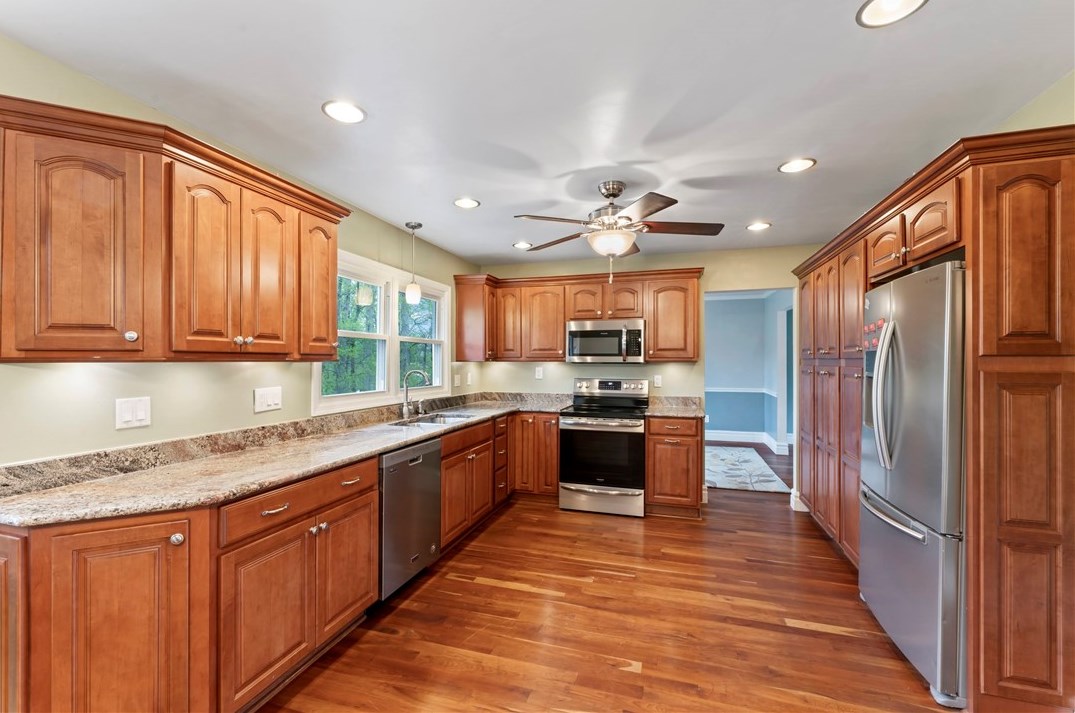 323 Laddie Dr, Washington PA  15301-1334 exterior