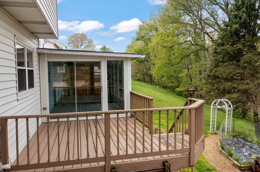 323 Laddie Dr, Washington PA  15301-1334 exterior