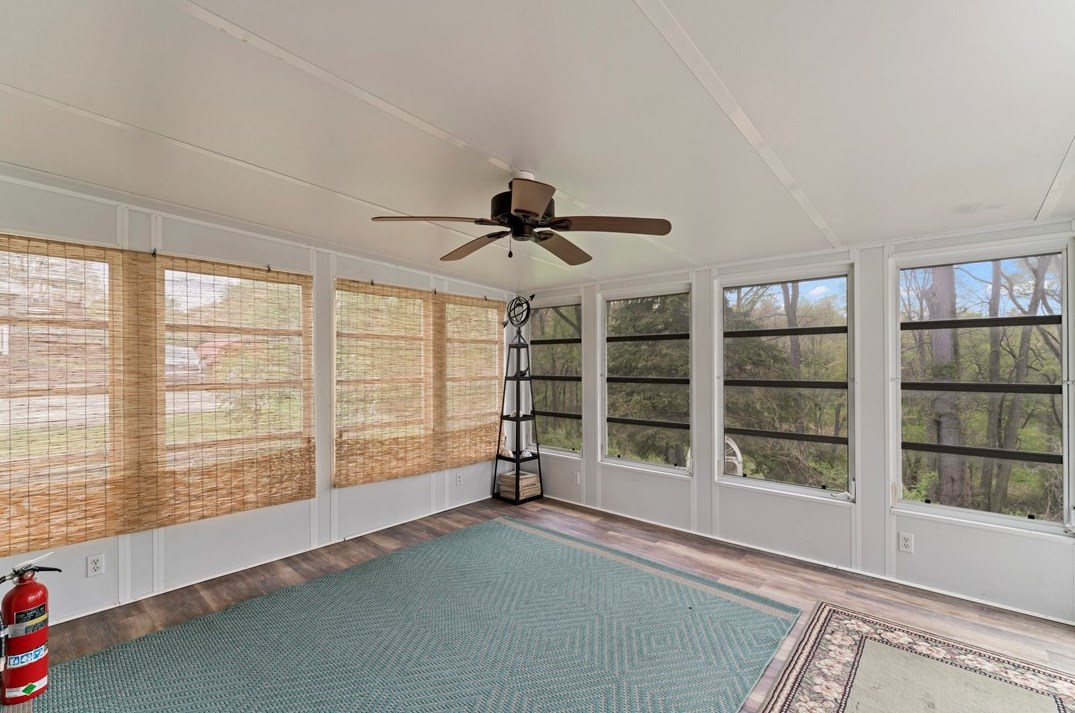 323 Laddie Dr, Washington PA  15301-1334 exterior