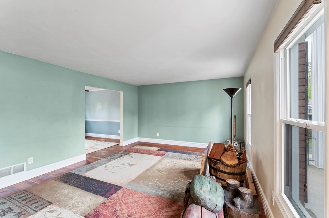 323 Laddie Dr, Washington PA  15301-1334 exterior