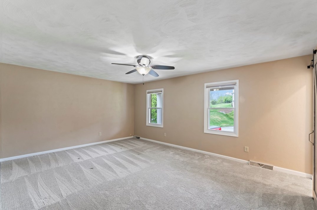 323 Laddie Dr, Washington PA  15301-1334 exterior