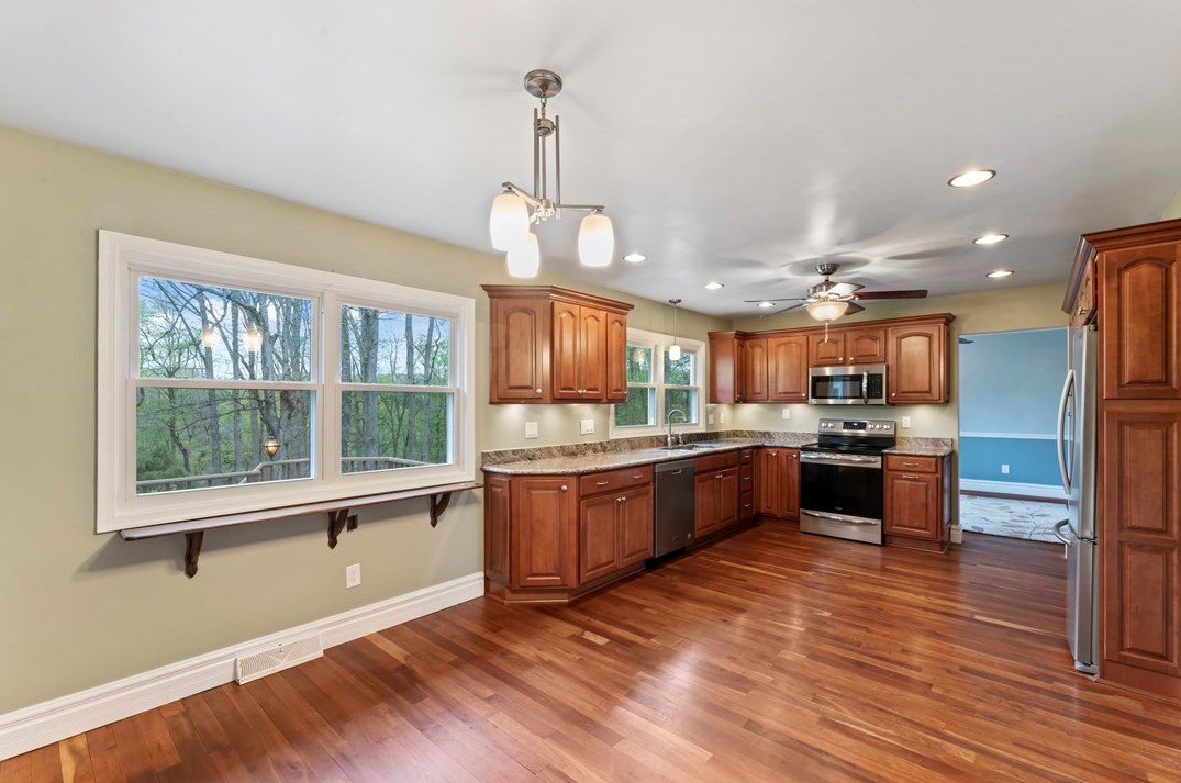 323 Laddie Dr, Washington PA  15301-1334 exterior