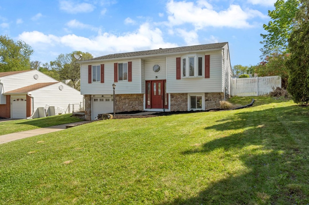 3095 Amy Dr, Library, PA 15129