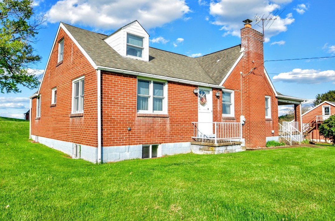 801 Mt Pleasant Rd, West Newton, PA 15089