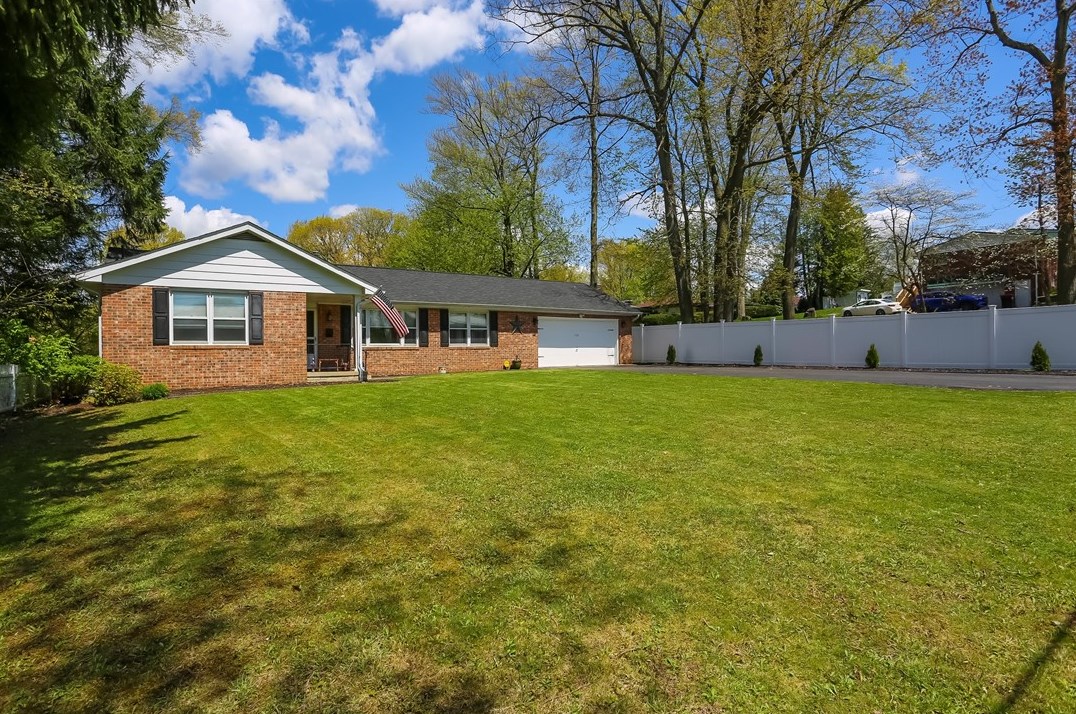 111 Meyer Ave, New Castle, PA 16105-2137