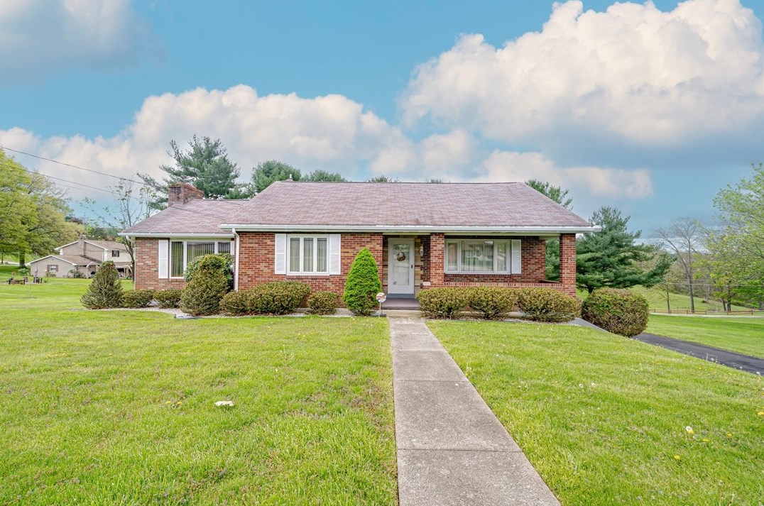 5145 Pennsylvania St, Export, PA 15632-2533