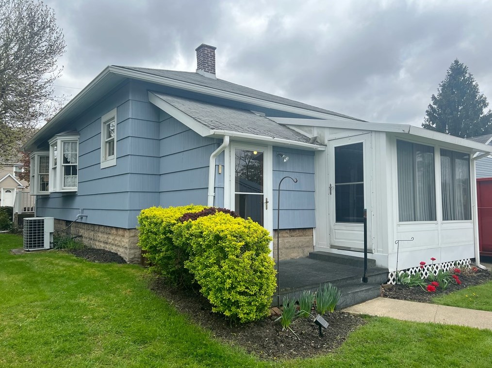 411 Rainey Ave, Grove City, PA 16127