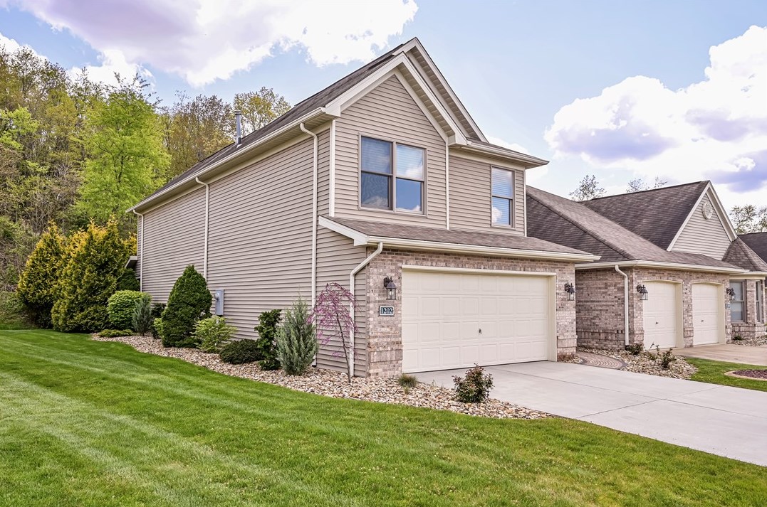 1202 Hunt Club Dr, Greensburg, PA 15601