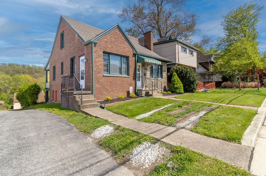 3328 4th Ave, Beaver Falls, PA 15010