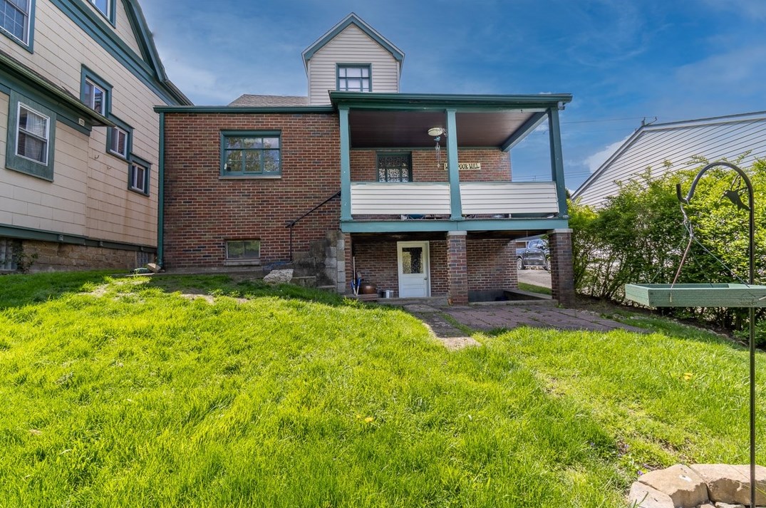 3328 4th Ave, Beaver Falls PA  15010-3504 exterior