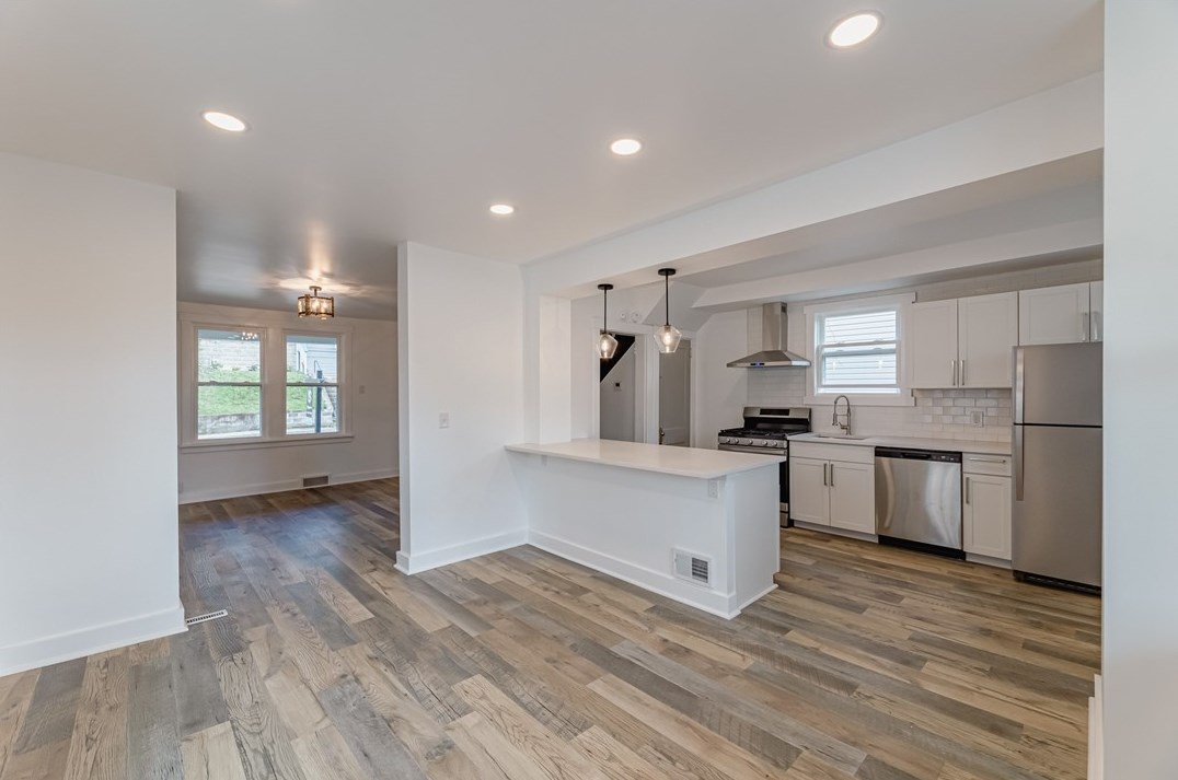 2435 Perry, Whitaker, PA 15120