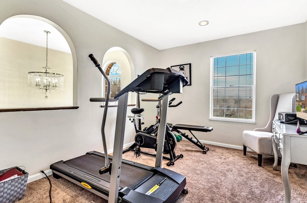 305 Meadow Ct, Monroeville PA  15146-1079 exterior