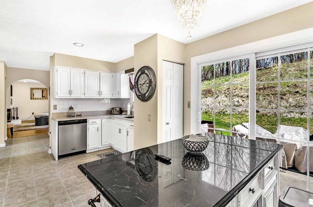 305 Meadow Ct, Monroeville PA  15146-1079 exterior