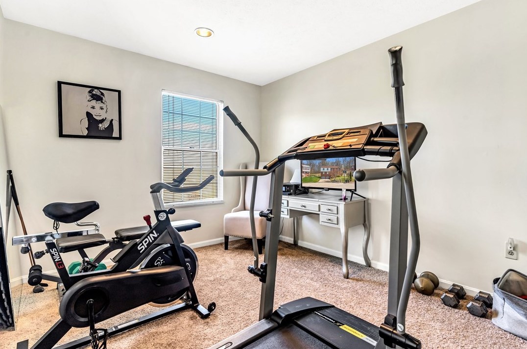 305 Meadow Ct, Monroeville PA  15146-1079 exterior