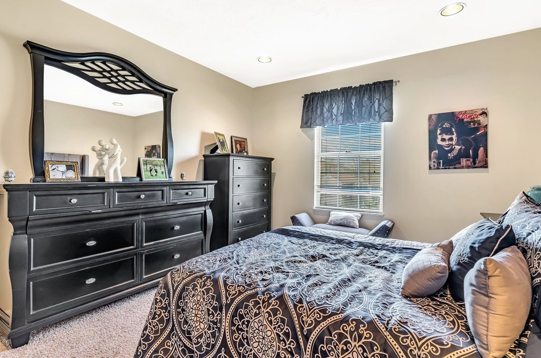 305 Meadow Ct, Monroeville PA  15146-1079 exterior