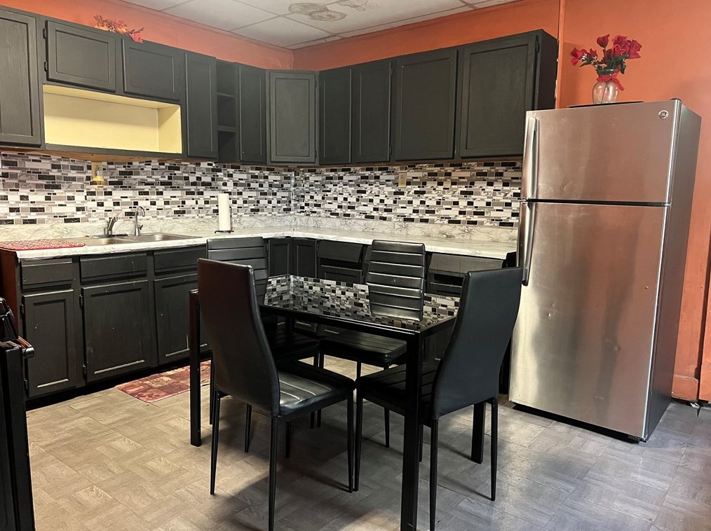 1347 Bessemer St, Rankin, PA 15104-2637
