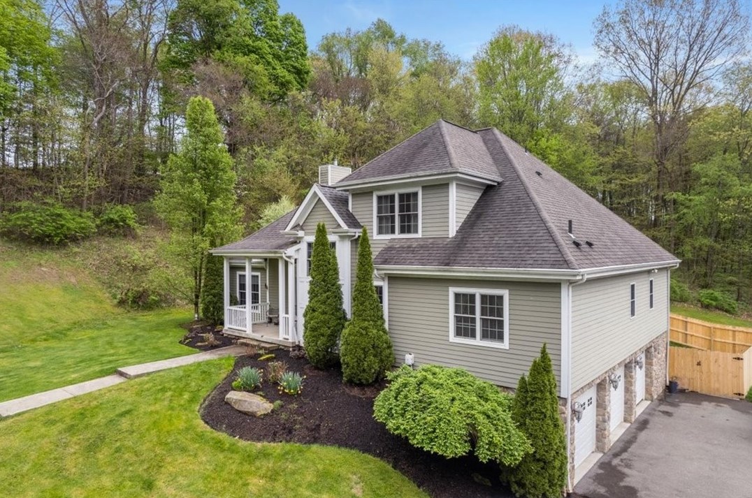 130 Timberlee Dr, Evans City, PA 16033