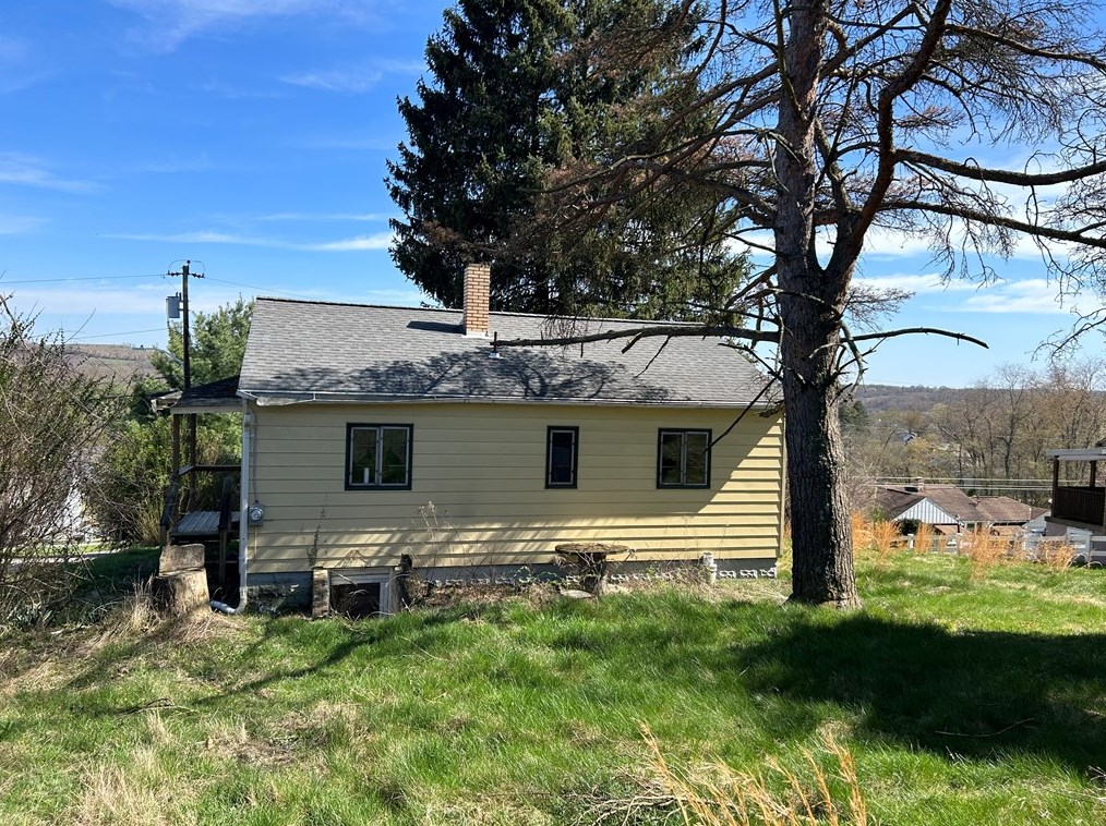 1402 2nd St, Hiller, PA 15444