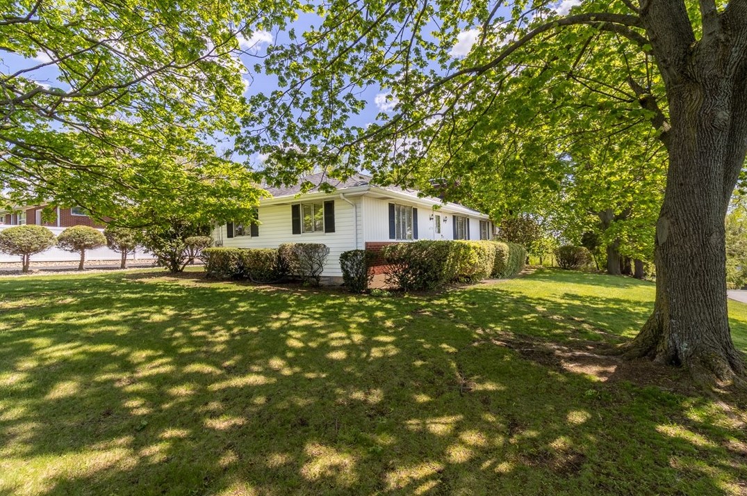 673 Davidson Dr, Rochester, PA 15074