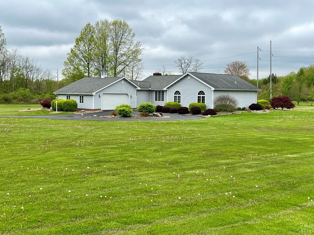 499 Pulaski Mercer Rd, New Wilmington, PA 16142