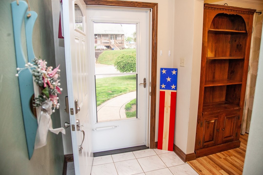 1014 Jefferson Ave, Jeannette, PA 15644