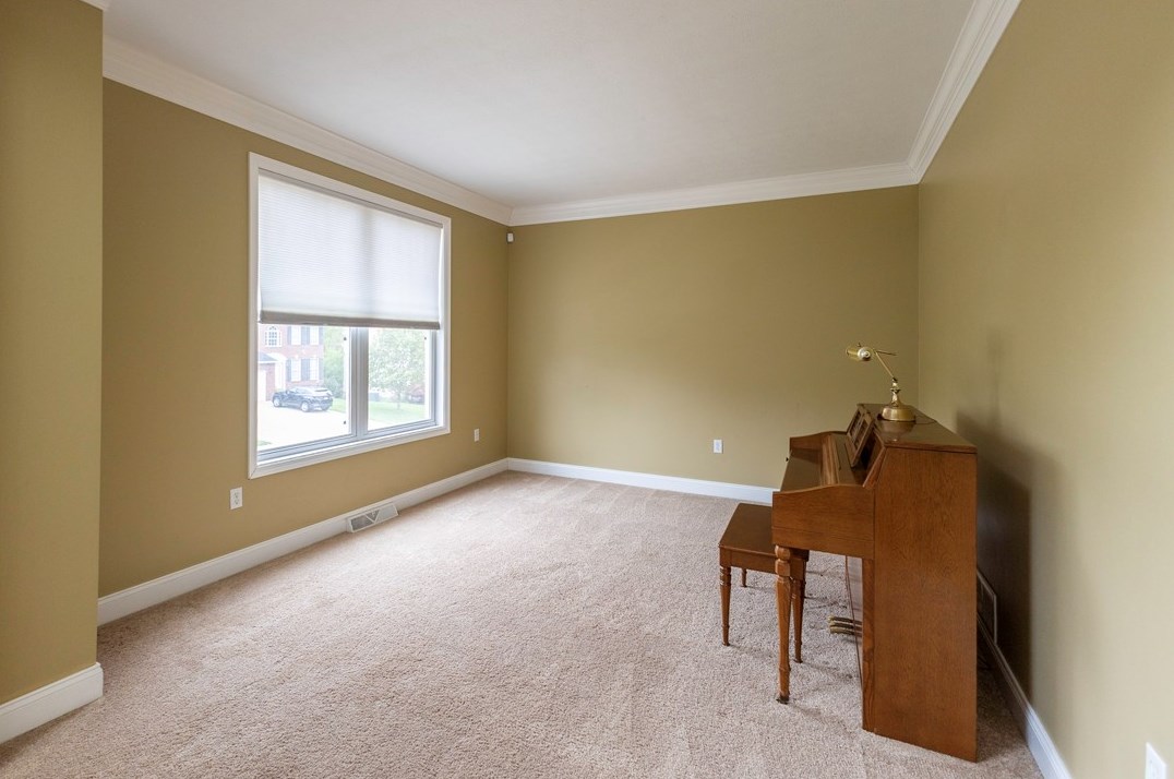 1922 Markley Dr, Sewickley, PA 15143