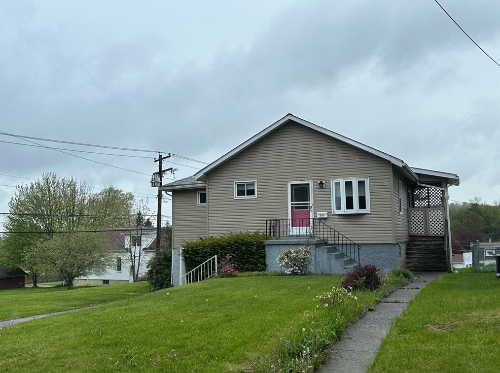 1610 7th St, New Kensington, PA 15068