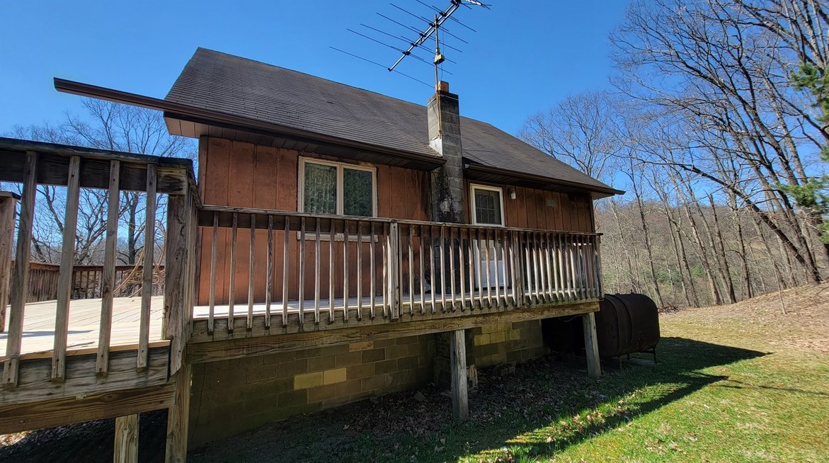 576 Lardintown Rd, Sarver, PA 16055