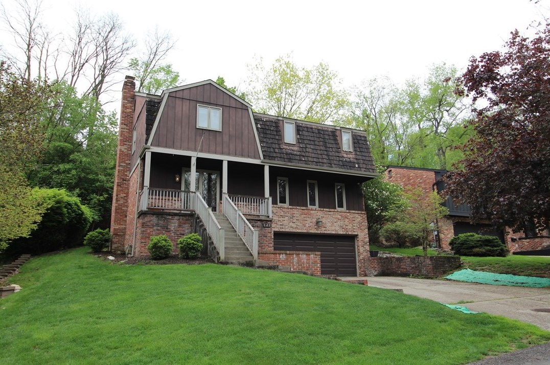 121 Black Oak Dr, Pittsburgh, PA 15220