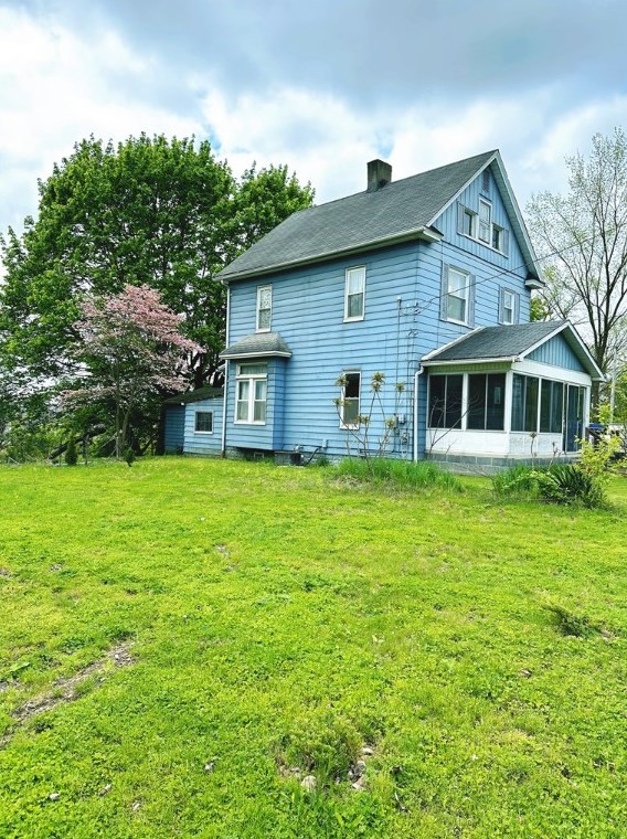 893 Thomas Ave, Hermitage, PA 16146