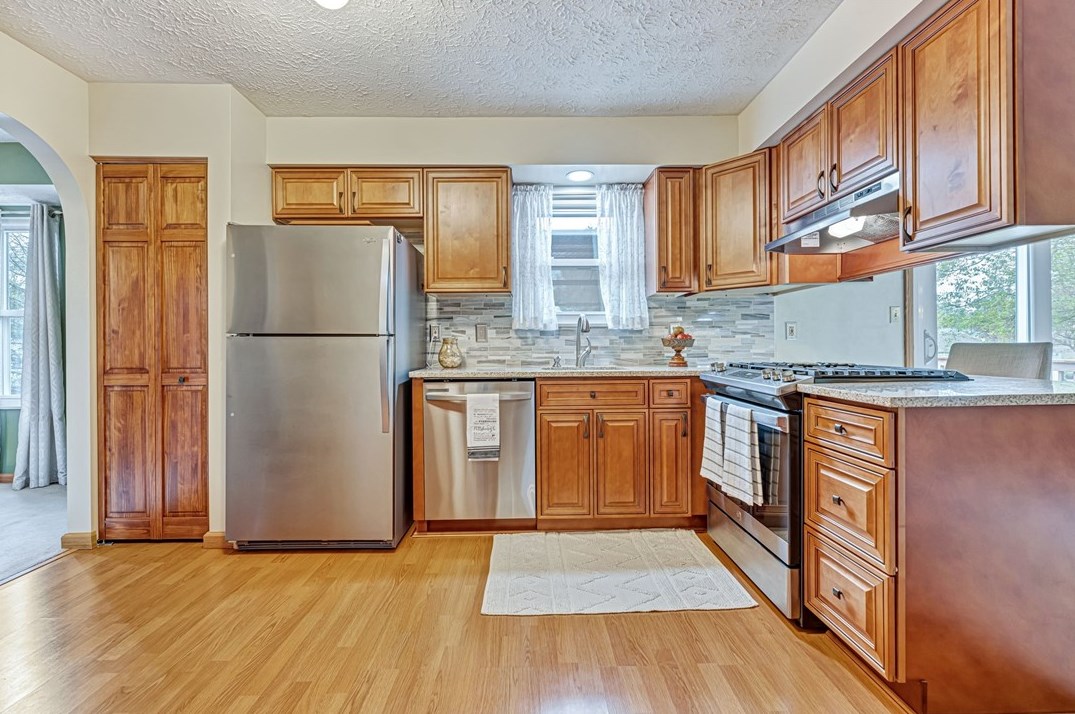 3533 Huntertown Rd, Allison Park, PA 15101