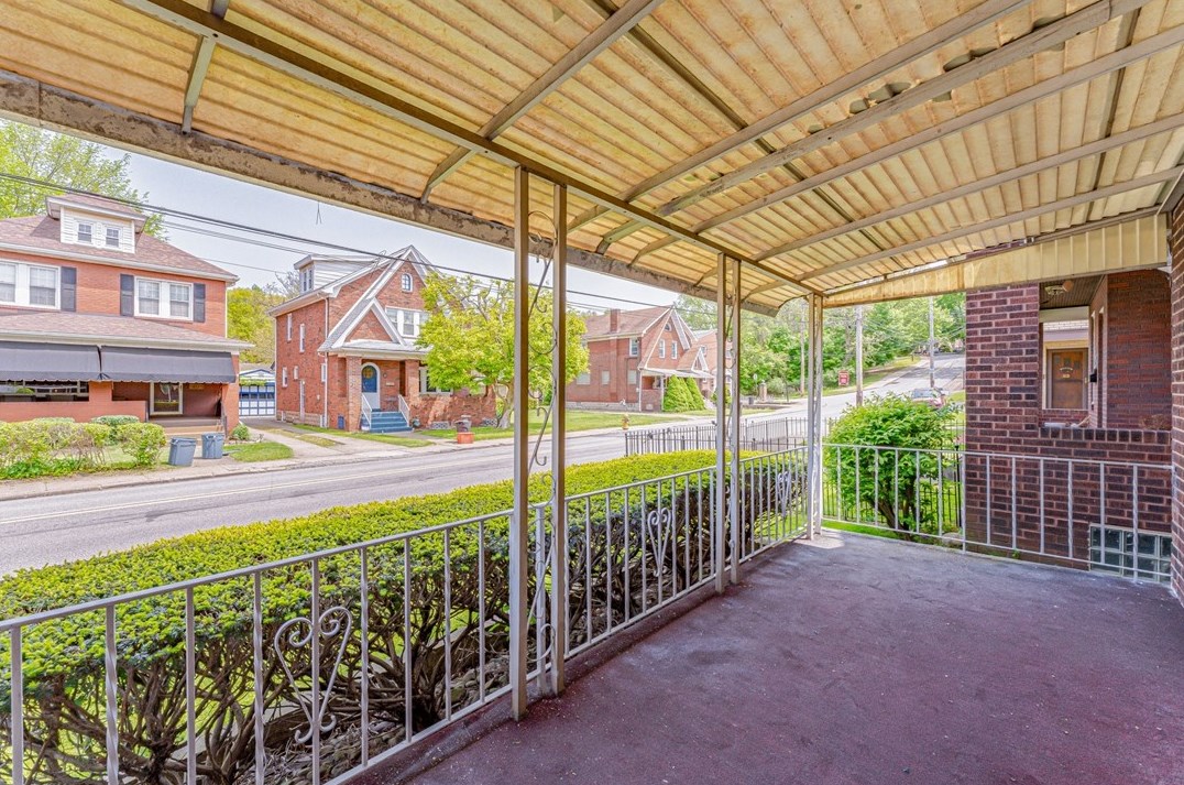 812 Grant St, Turtle Creek, PA 15145-1616