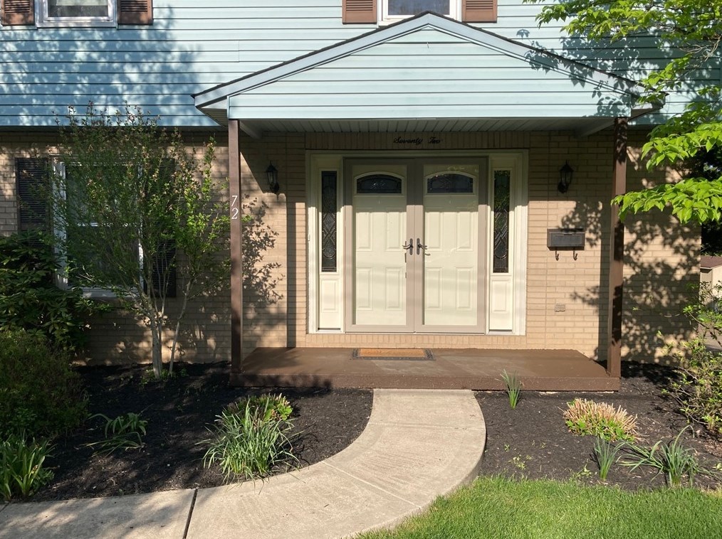 72 Cypress Dr, Collier Township, PA 15106-1310