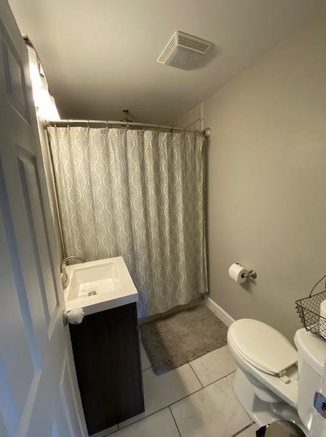 203 Crescent Dr, Greensburg PA  15601-4507 exterior