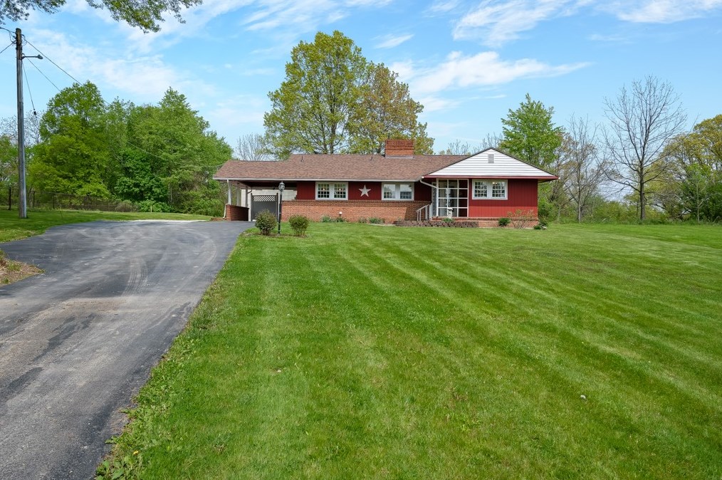 172 Oakville, Beaver Falls, PA 15010