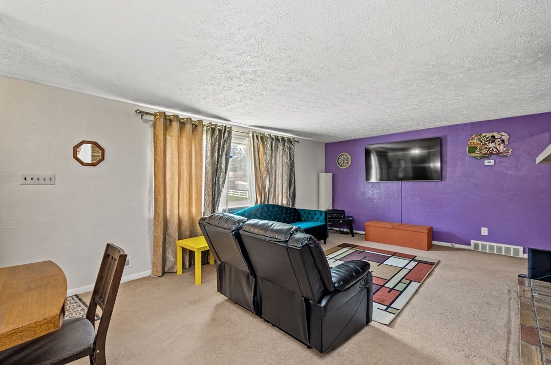 359 Marbury Rd, Bethel Park, PA 15102