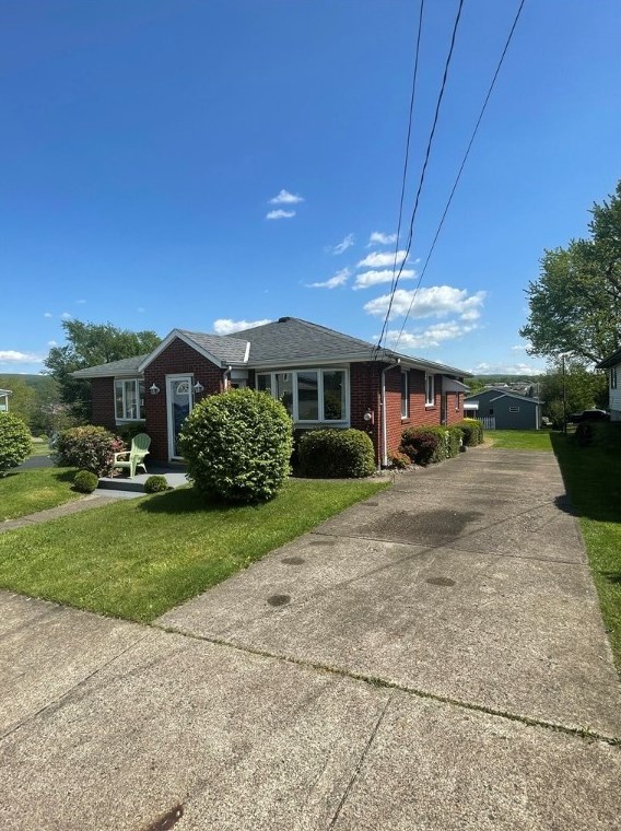 1329 W Crawford Ave, South Connellsville, PA 15425