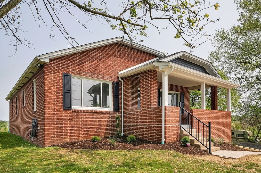 95 Graham Ave, Washington, PA 15301-9045