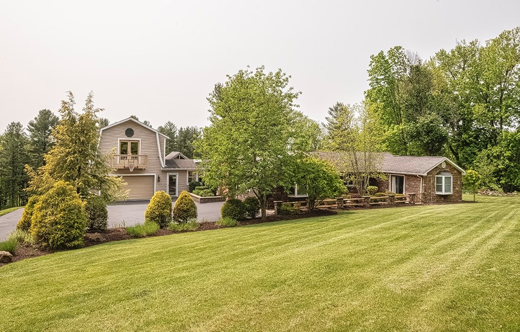 426 Thomas Rd North, Canonsburg, PA 15317